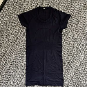 Lululemon swiftly top